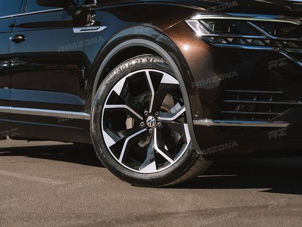VOLKSWAGEN TOUAREG НА КОВАНЫХ ДИСКАХ В СТИЛЕ AUDI RSQ8 R21 - Фото № 2