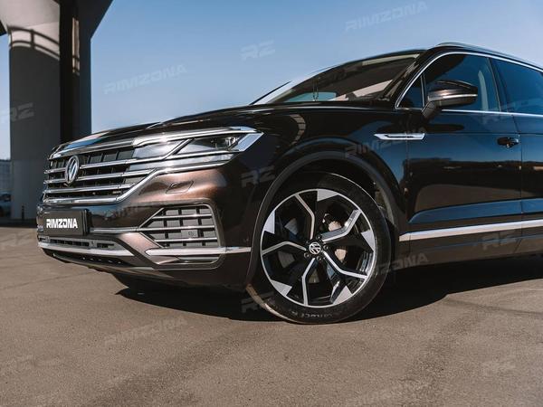 VOLKSWAGEN TOUAREG НА КОВАНЫХ ДИСКАХ В СТИЛЕ AUDI RSQ8 R21 - Фото № 6