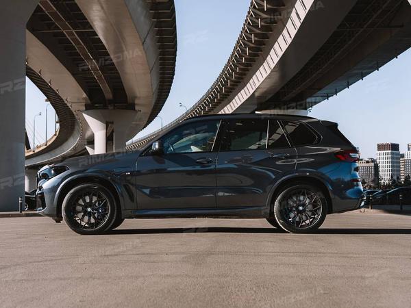 BMW X5 НА ЛИТЫХ ДИСКАХ В СТИЛЕ VOSSEN HF-2 R20 - Фото № 4