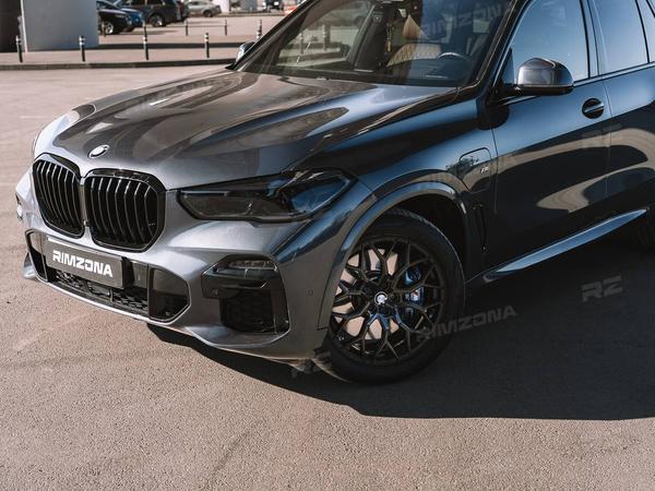 BMW X5 НА ЛИТЫХ ДИСКАХ В СТИЛЕ VOSSEN HF-2 R20 - Фото № 2