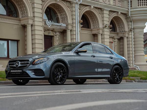 MERCEDES C-CLASS НА КОВАНЫХ ДИСКАХ В СТИЛЕ BRABUS MONOBLOCK Y R20 - Фото № 1