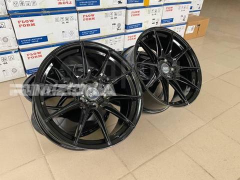 Литой диск OZ HyperGT HLT R18 8J 5x114.3 ET35 dia 73.1