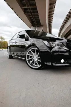 Литой диск В СТИЛЕ VOSSEN CVT R17 7.5J 4x100 ET38 dia 73.1 - Фото вживую на авто №6