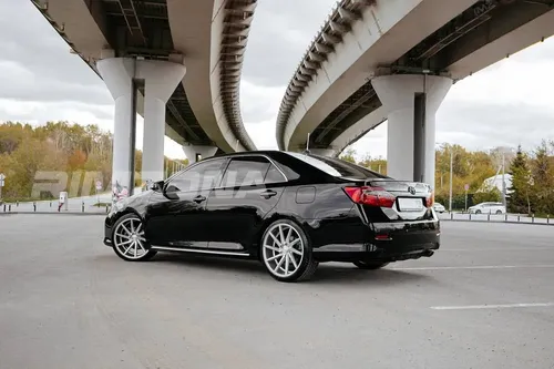 Литой диск В СТИЛЕ VOSSEN CVT R17 7.5J 4x100 ET38 dia 73.1 - Фото вживую на авто №4