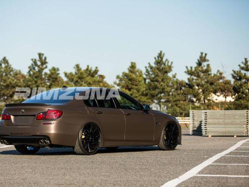 Литой диск В СТИЛЕ VOSSEN CVT R17 7.5J 4x100 ET38 dia 73.1 - Фото вживую на авто №4