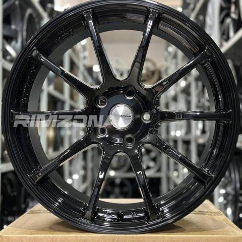 Литой диск ADVAN Racing RS R18 8/9J 5x114.3 ET30/25 dia 73.1