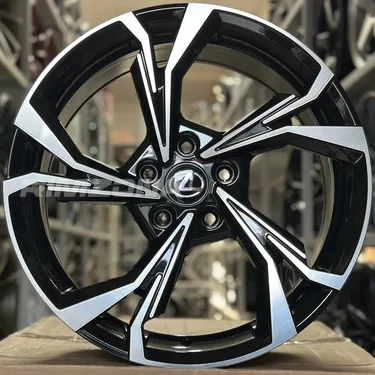 Литой диск В стиле Lexus 402 R18 8J 5x114.3 ET45 dia 67.1